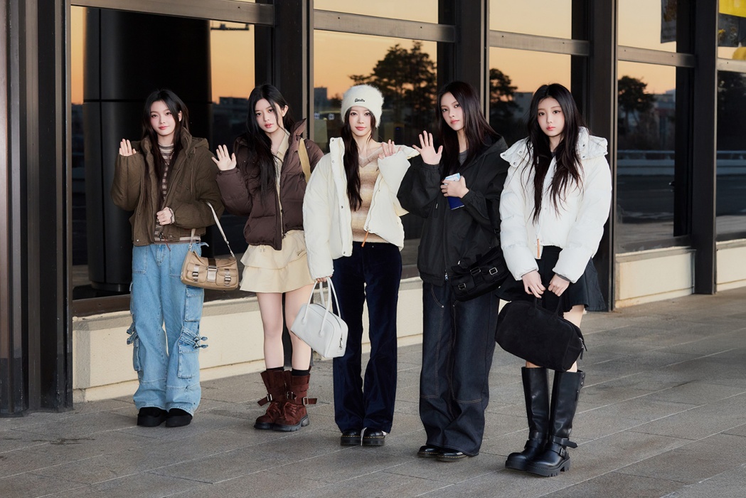 [공항패션] ‘요즘 애들은 이렇게’ 아일릿 아우터 어디꺼? 27-Image